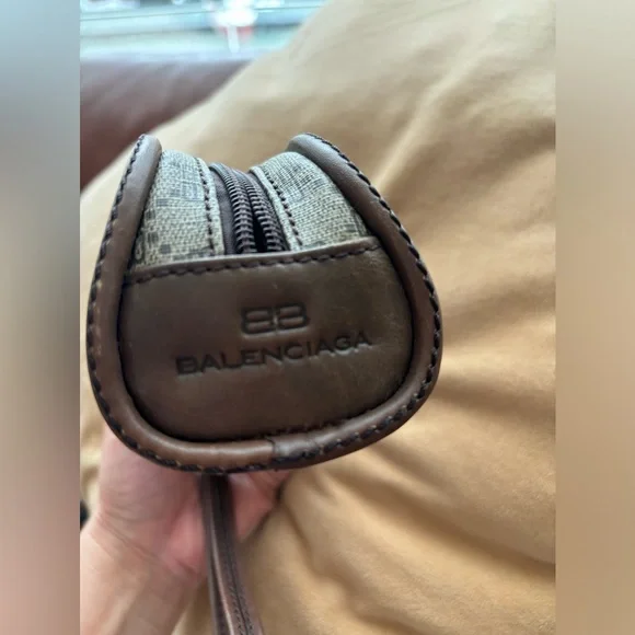 Authentic VTG Balenciaga Small Pouch (Rare design) - Picture 3 of 9
